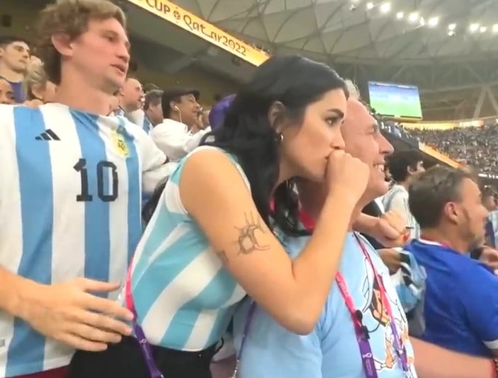 Dünya Kupası finalinde Arjantinli ünlü şarkıcıya taciz anı