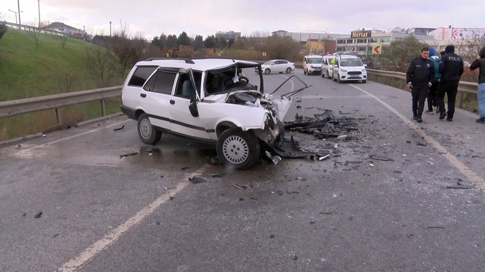 Sancaktepe'de kaza: Araç sürücüsünün kemikleri kırıldı