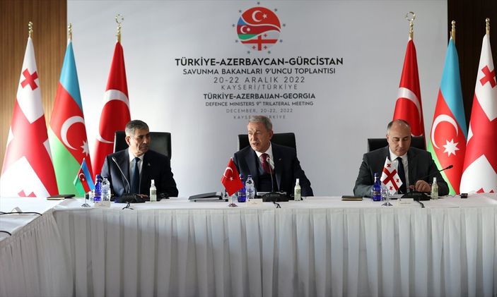 Hulusi Akar: Yunanistan'a gerekli yanıtı birliklerimiz verdi