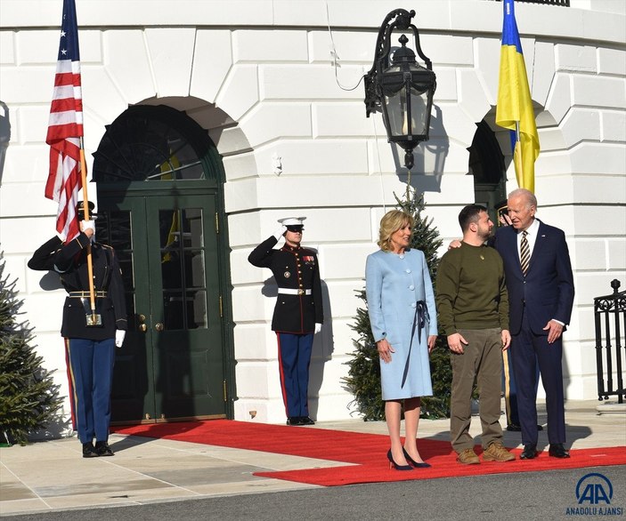 Biden ve Zelensky'nin pozu gündem oldu