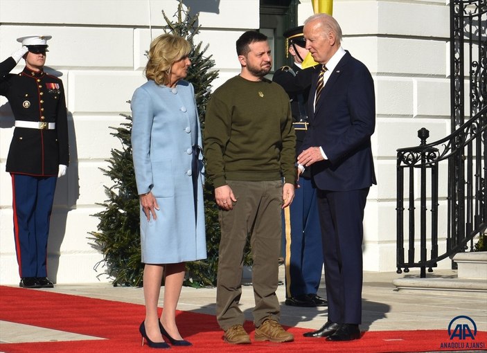 Biden ve Zelensky'nin pozu gündem oldu