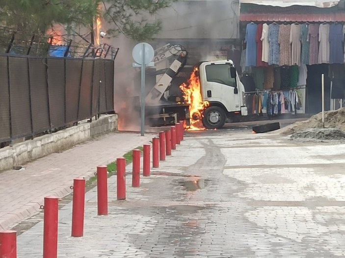 Diyarbakır’da, enerji şirketine ait araç küle döndü 