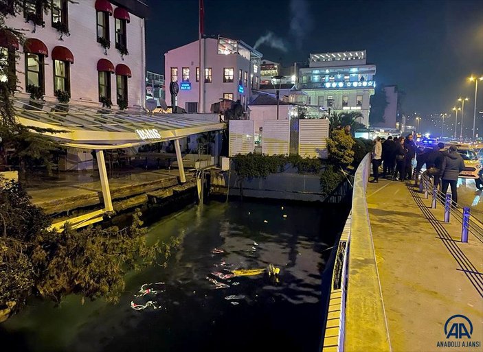 Beşiktaş'ta deniz kenarındaki restoranın balkonu çöktü