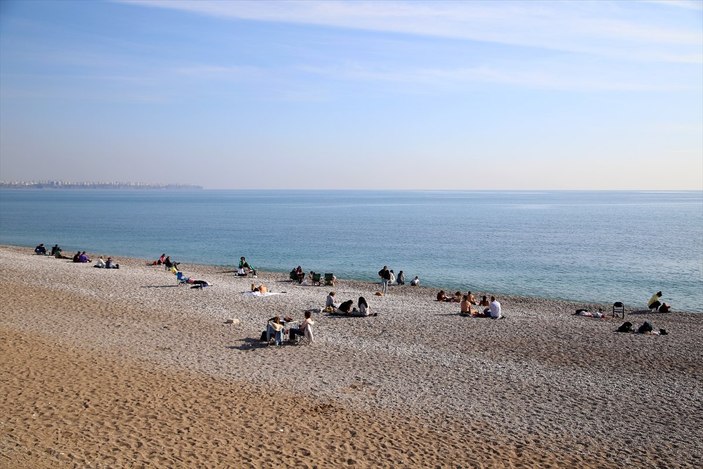 Antalya'da deniz suyu sıcaklığı, hava sıcaklığını geçti