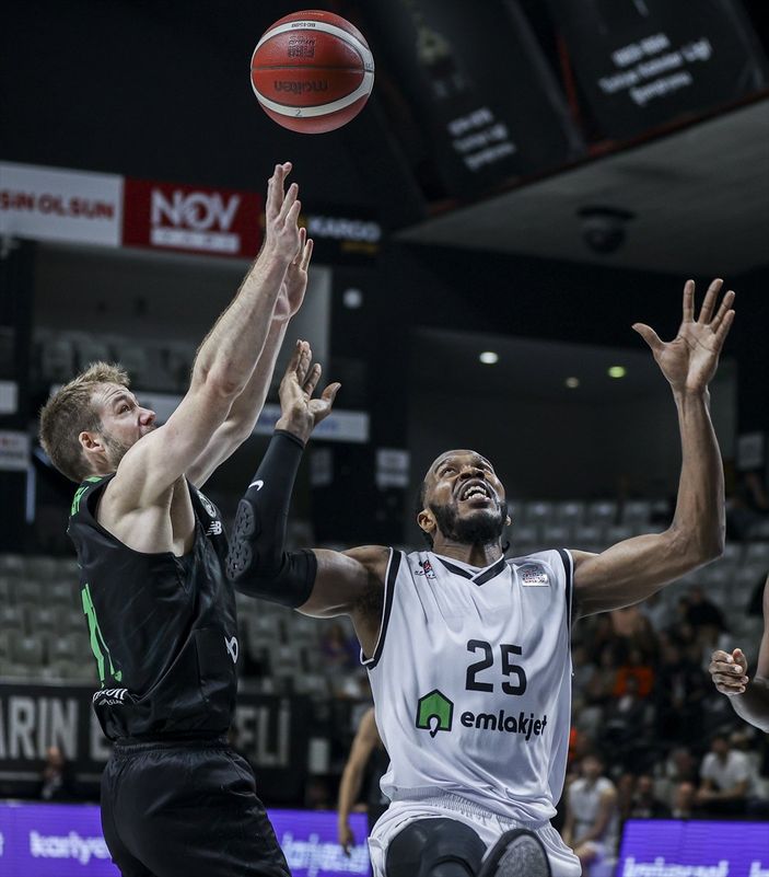 Beşiktaş, Darüşşafaka'yı mağlup etti