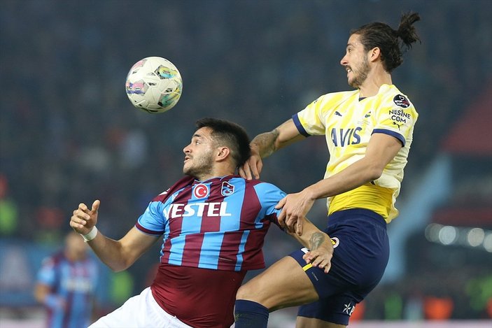 Trabzonspor, Fenerbahçe'yi iki golle geçti