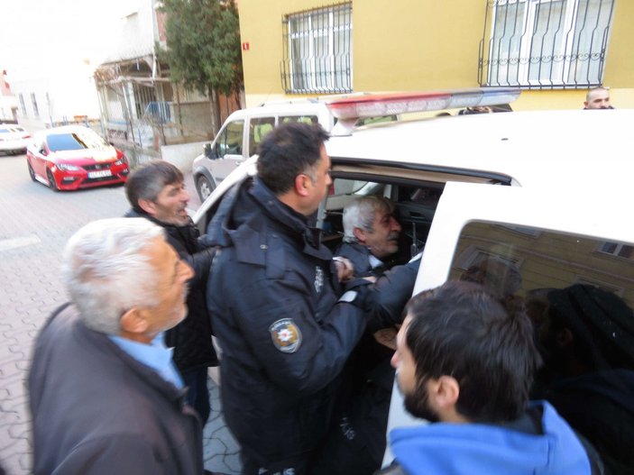 Ataşehir'de 3 kişiyi yaralayan alkollü sürücüye dayak