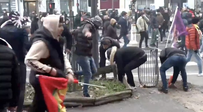 Paris’te PKK’lılar büyük tahribata yol açtı