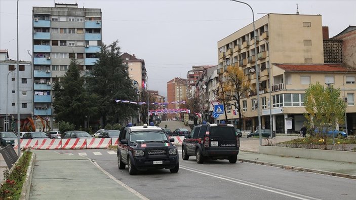 Sırbistan Cumhurbaşkanı Vucic'ten ordu ve polise 