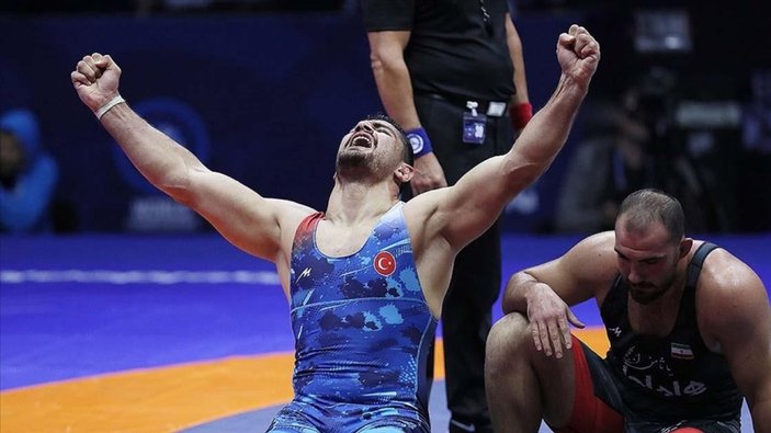 Taha Akgül, serbest stilde yılın güreşçisi seçildi