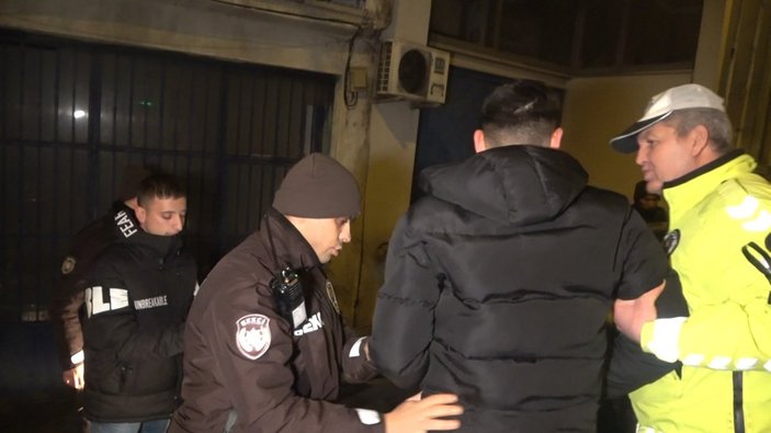 Bursa'da babasının arabasını alan ehliyetsiz sürücü kovalamayla yakalandı