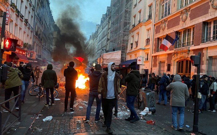 Fransız gazetesi: Paris saldırısının Türkiye'yle ilgisi yok