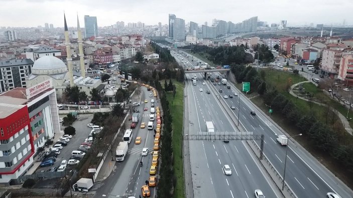 İstanbul'da zam sonrasında taksiciler taksimetrelerini güncelleştirdi 