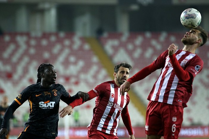 Galatasaray, Sivasspor'u iki golle geçti