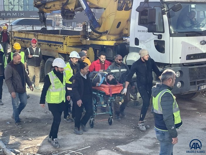 Ataşehir'de metro inşaatında yüksekten düşen işçi yaralandı