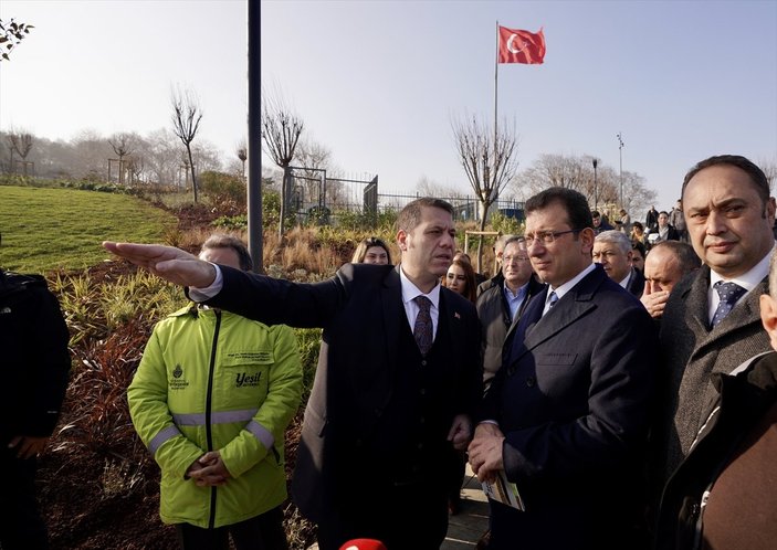 Ekrem İmamoğlu, Sarayburnu Parkı'nda incelemede bulundu