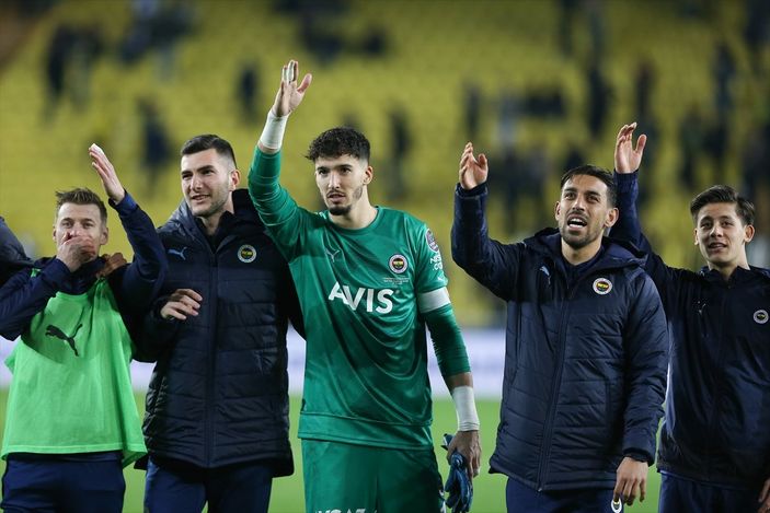 Monaco, Altay Bayındır'ın peşinde