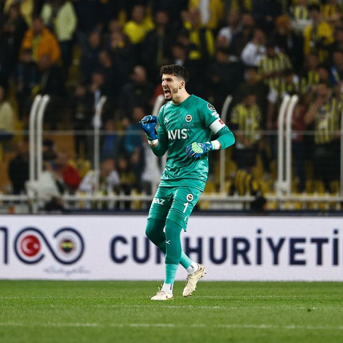 Monaco, Altay Bayındır'ın peşinde