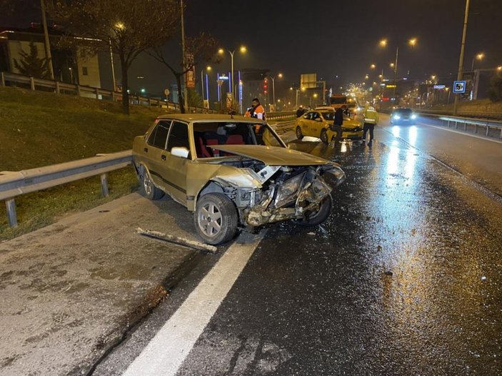Pendik'te ehliyetsiz sürücü kaza yaparak yaralandı