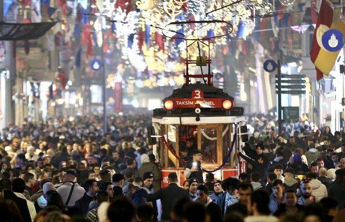 Taksim'de yılbaşı yoğunluğu 