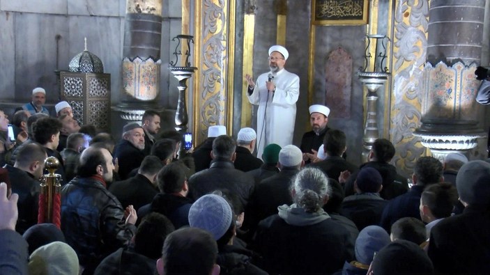 Ali Erbaş, Ayasofya'da yeni yılın ilk sabah namazını kıldırdı
