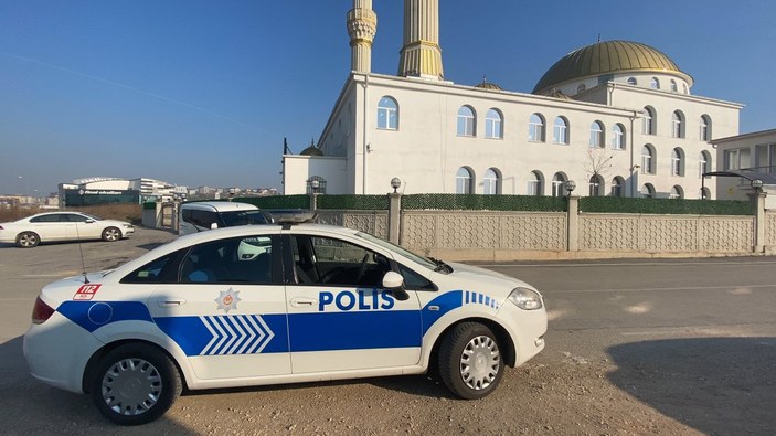 Bursa'da cami çıkışında eski patronu öldürdü