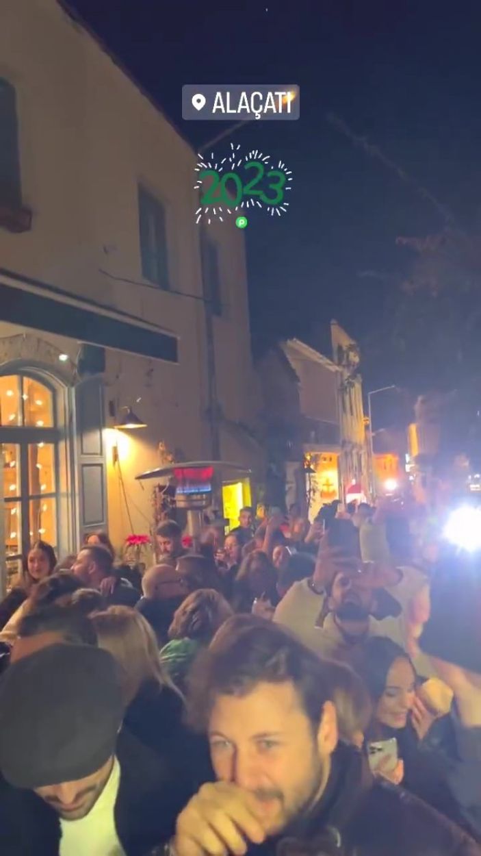 Çeşme sokakları, yılbaşında dolup taştı