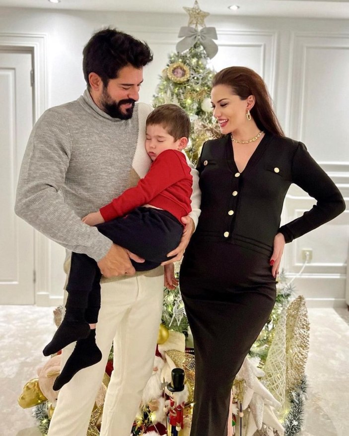 Fahriye Evcen, ailesi ile yılbaşı paylaşımı yaptı