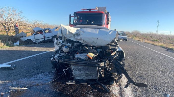 Şanlıurfa'da kaza: Anne baba ve evlatları can verdi