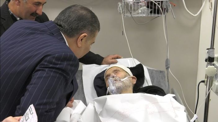 Fahrettin Koca, yeni yılı hastane ziyaretiyle karşıladı