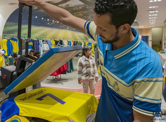 Cristiano Ronaldo'nun formaları satışa çıktı