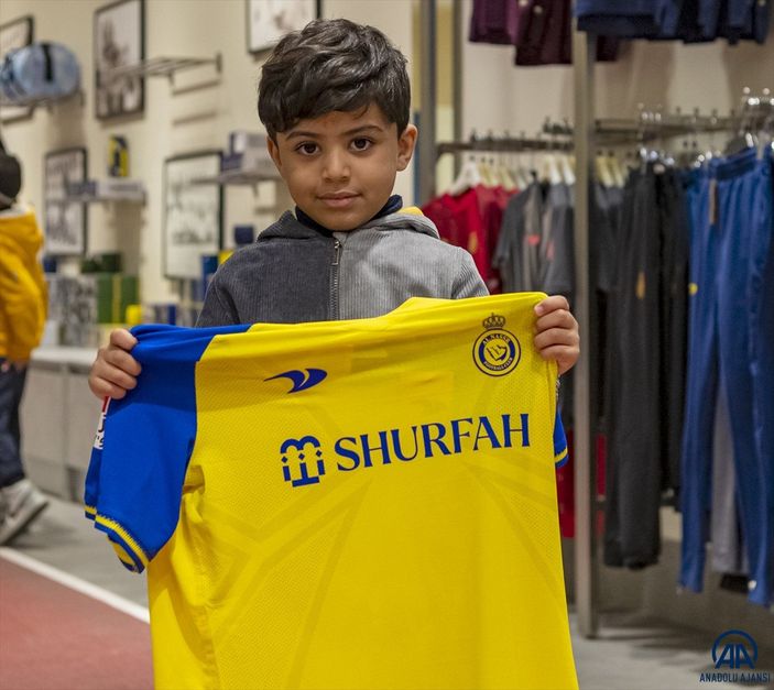 Cristiano Ronaldo'nun formaları satışa çıktı