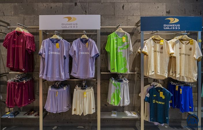 Cristiano Ronaldo'nun formaları satışa çıktı