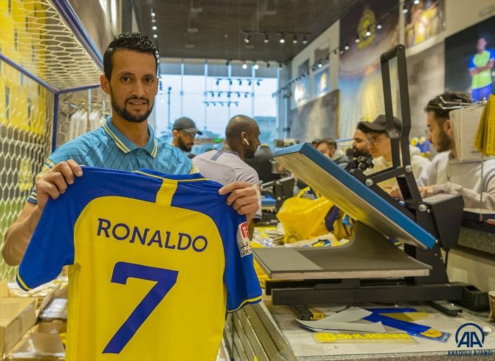 Cristiano Ronaldo'nun formaları satışa çıktı