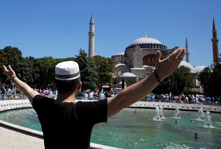 Ayasofya Camii'ne 2022'de ziyaretçi akını 