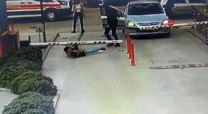 Bursa’da 2 kişiyi öldürüp 1 kişiyi yaralayan polis, hakim karşısına çıktı