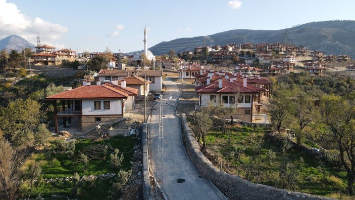 Antalya'da yangından zarar gören köy baştan sona yenilendi