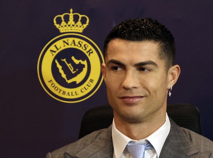 Cristiano Ronaldo, Al Nassr ile sözleşme imzaladı