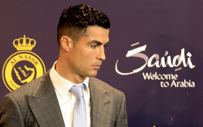 Cristiano Ronaldo, Al Nassr ile sözleşme imzaladı