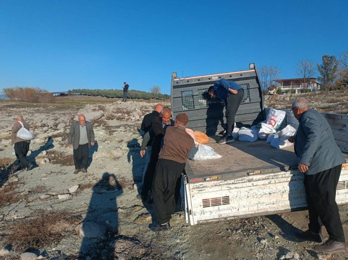 Osmaniye'de kuraklık alarmı: Göle 70 bin okunmuş taş bırakıldı