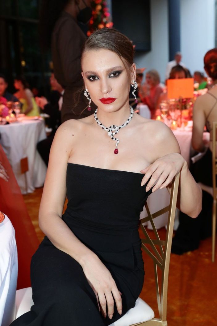 Serenay Sarıkaya ve Burak Deniz'den çıplak poz