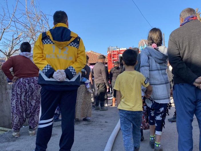Sakarya'da alevlere teslim olan evdeki 2 aylık bebek hayatını kaybetti