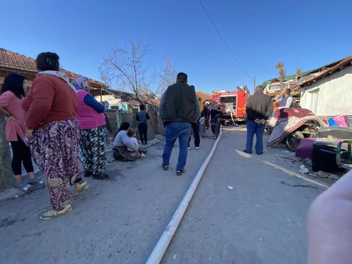 Sakarya'da alevlere teslim olan evdeki 2 aylık bebek hayatını kaybetti