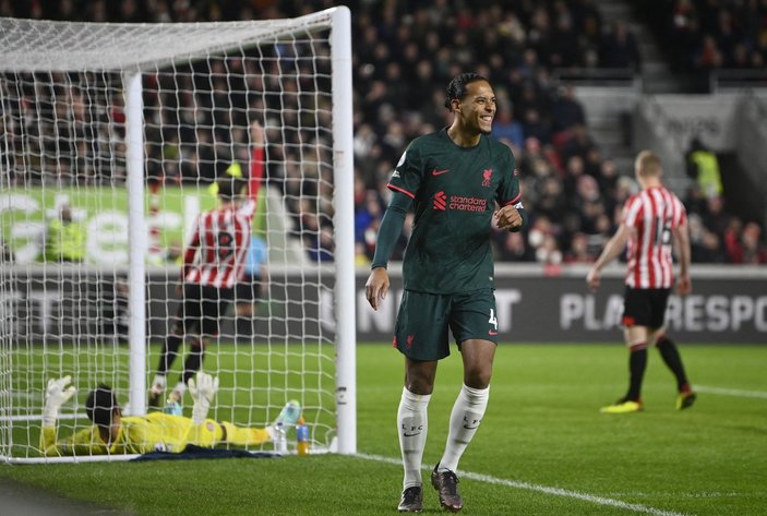 Liverpool'a Van Dijk'tan kötü haber