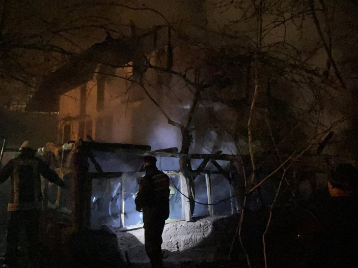 Çankırı'da ev ve kümes yandı: 45 küçükbaş hayvan telef oldu