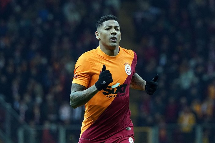 Patrick Van Aanholt gidiyor Aziz Behich geliyor