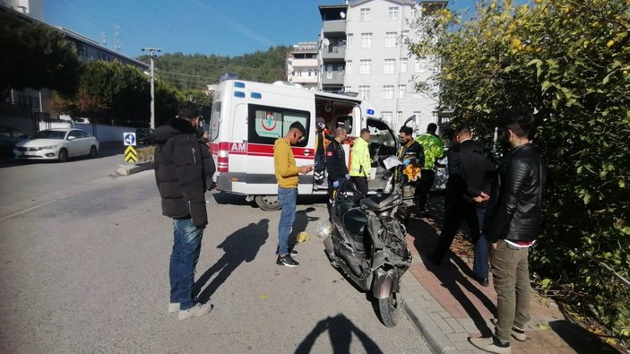 Antalya'da kaza yaptığı motosikletini bırakmak istemedi 