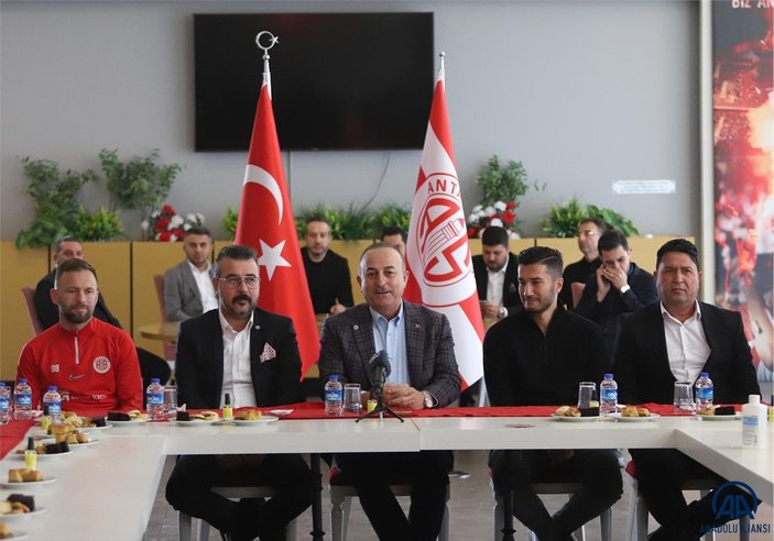 Mevlüt Çavuşoğlu, Antalyaspor'u ziyaret etti