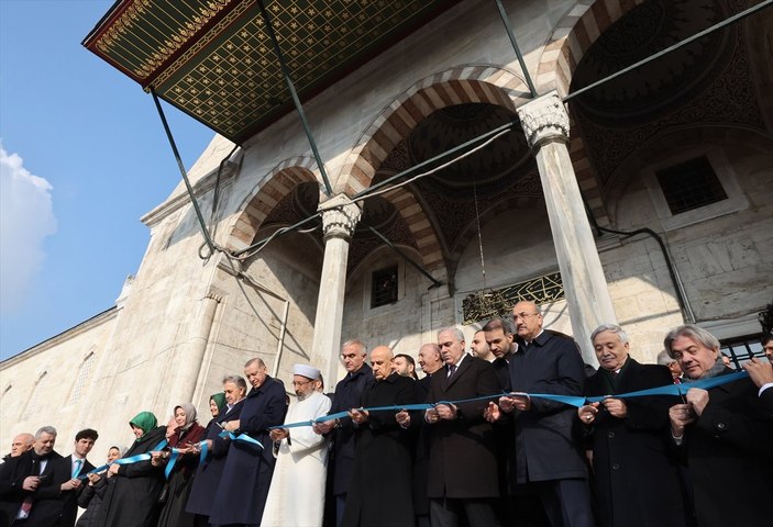 Cumhurbaşkanı Erdoğan, İstanbul'da Yeni Camii'yi ibadete açtı