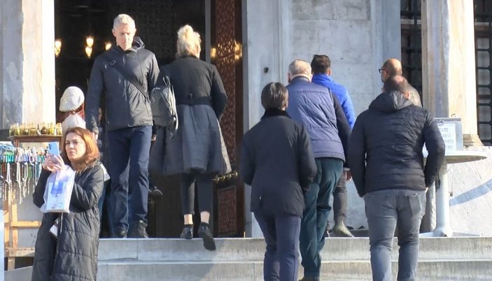 Yeni Camii restorasyonun bitmesi ile ziyaretçi akınına uğradı 